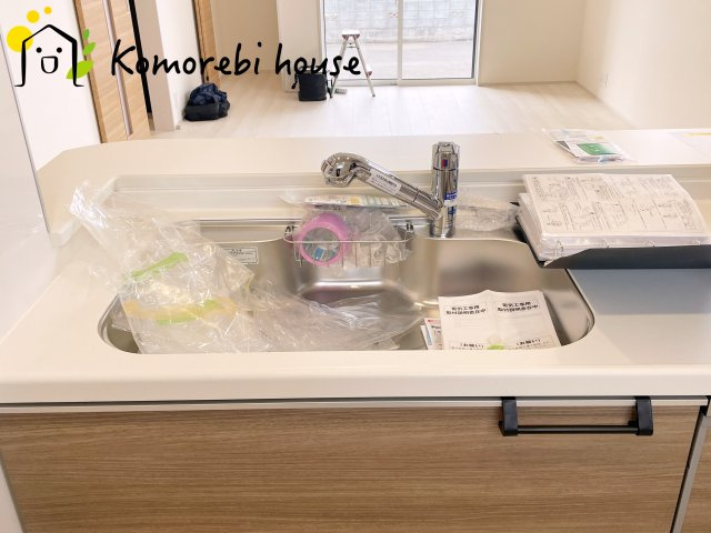 上尾市浅間台3丁目　3期　新築一戸建て　グランドールの丘　06のキッチン|きれいなキッチンです