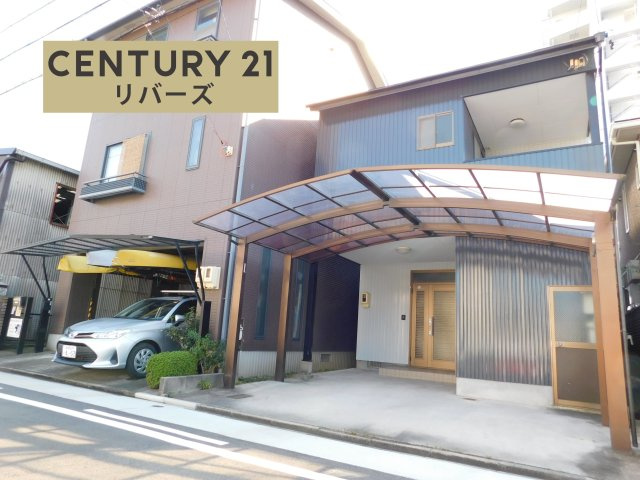 名古屋市中村区沖田町の中古一戸建の前面道路含む現地写真|☆新規フルリフォーム済☆　　新価格！！いつでもご案内出来ます♪（お問合せ当日・平日・水曜・夜間でもＯＫ）　地下鉄東山線「岩塚」駅徒歩２分！　カーポート付き・駐車２台ＯＫ！　続き間ＬＤＫ１９．１帖♪　