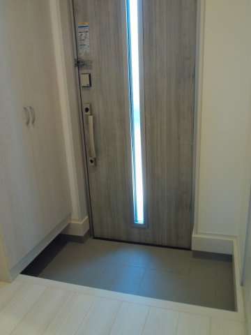 川越市大仙波　4LDK+カースペース2台付き　新築戸建ての玄関