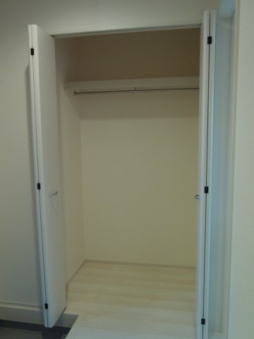 川越市大仙波　4LDK+カースペース2台付き　新築戸建ての収納|玄関収納