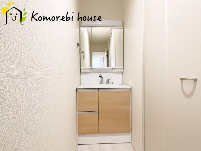 さいたま市見沼区堀崎町　新築一戸建て　リーブルガーデン　03の独立洗面台|26.2.7撮影済み