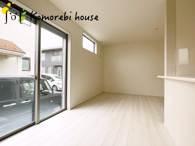 さいたま市見沼区堀崎町　新築一戸建て　リーブルガーデン　03の居間・リビング|26.2.7撮影済み