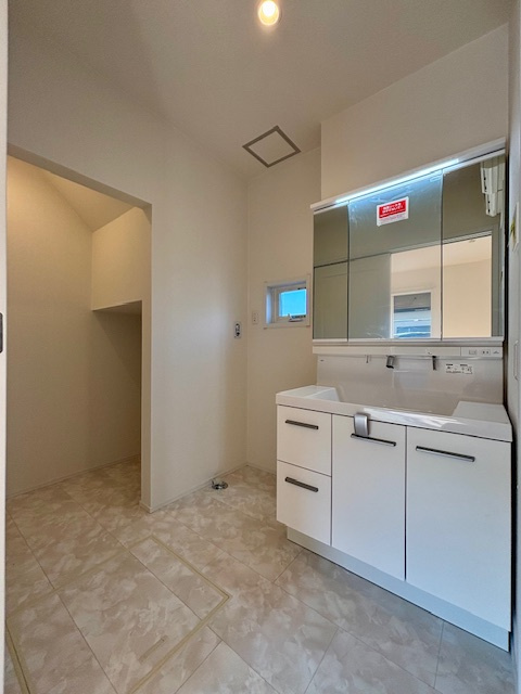 久留米市善導寺町飯田　9号地の洗面所|脱衣場は広めの仕様です