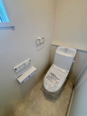 久留米市善導寺町飯田　9号地のトイレ|窓付きのトイレはあかるくていいですね♪