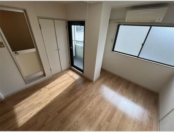 アスカマンションの洋室