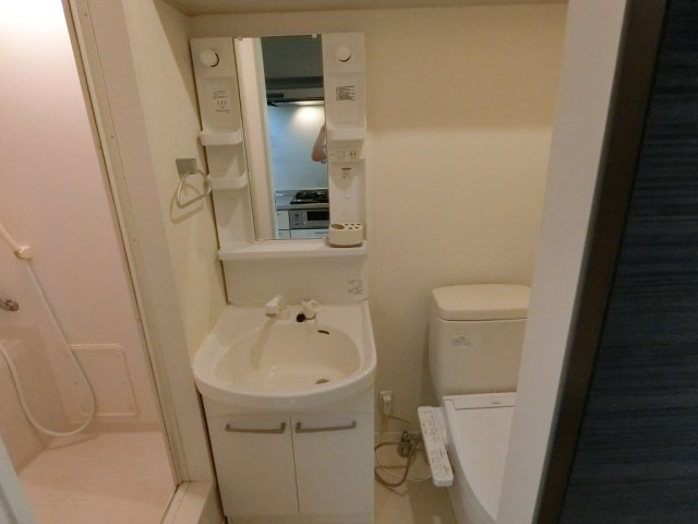 リラテラス東中野の洗面所