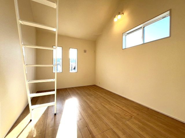 【子供部屋】 | 福岡市東区高美台1丁目第1　1号棟（全2棟）【仲介手数料無料・0円】 | 施工例。施工例は完成時と異なる場合があります。