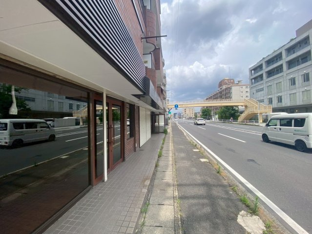ロイヤルビレッジの駐車場