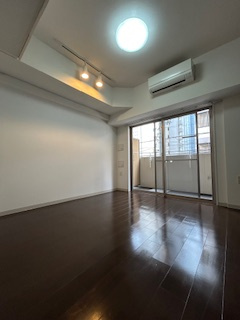 セレニテ江坂四番館の居間・リビング|ゆったり過ごせるリビングです