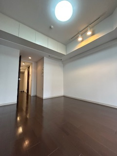 セレニテ江坂四番館の居間・リビング|リビングです