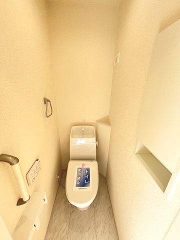 【内装】 | 福岡市東区高美台1丁目第1　2号棟（全2棟）【仲介手数料無料・0円】 | 施工例。2階にもトイレです。施工例は完成時と異なる場合があります。