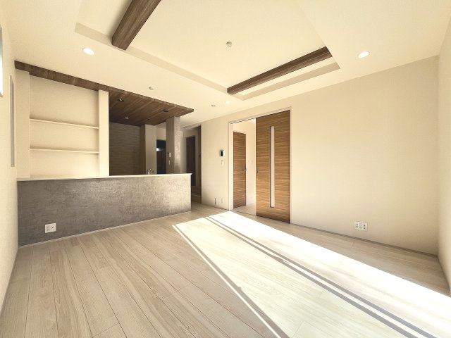 【内装】 | 福岡市東区高美台1丁目第1　2号棟（全2棟）【仲介手数料無料・0円】 | 施工例。リビングです。施工例は完成時と異なる場合があります。