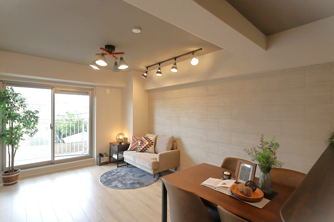 【居間・リビング】 | 八尾セントラルハイツ　用和小学校区　近鉄八尾駅