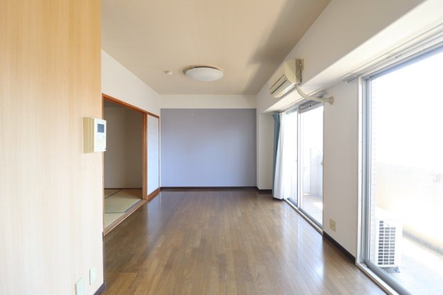 サーパス北本町の居間・リビング|＊リノベ前