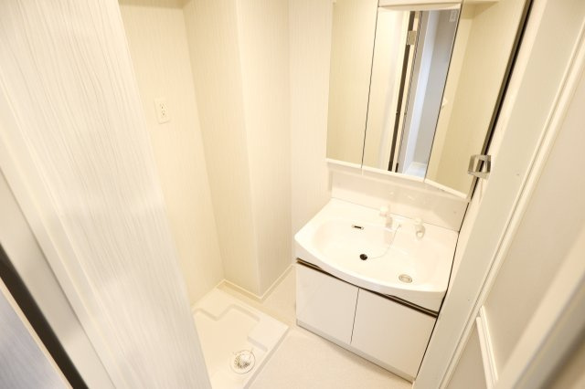 サヴォイヴァンヴェール　4階の洗面所|別号室のものになります。現状優先。