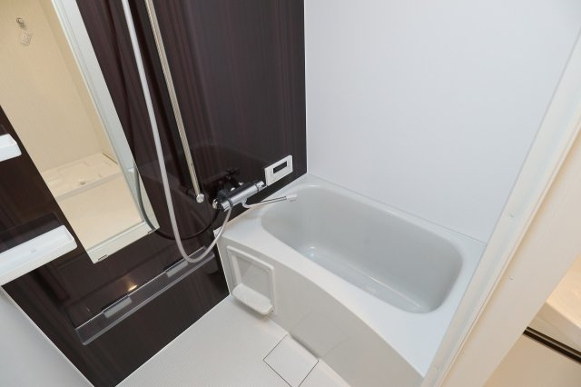 サヴォイヴァンヴェール　4階の浴室|別号室のものになります。現状優先。