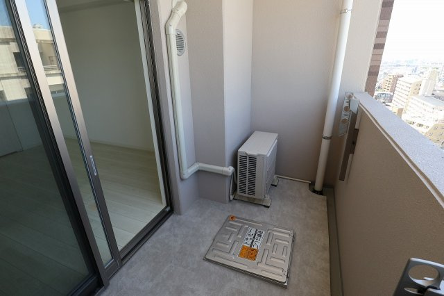 サヴォイヴァンヴェール　4階のバルコニー|別号室のものになります。現状優先。