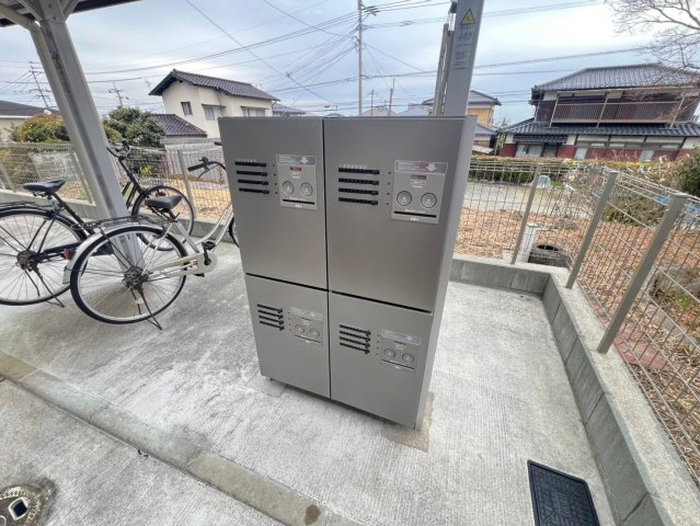 メゾンシュクレのその他共用部分|宅配ボックスも完備しています