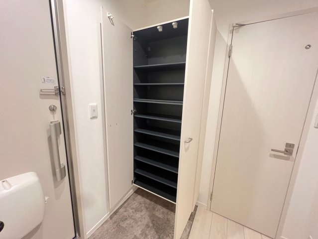 メゾンシュクレの収納|シューズクローゼットもかなり大きいです