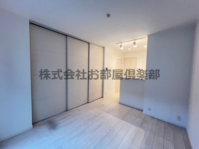 メゾンシュクレの居間・リビング|清潔感のある居間です