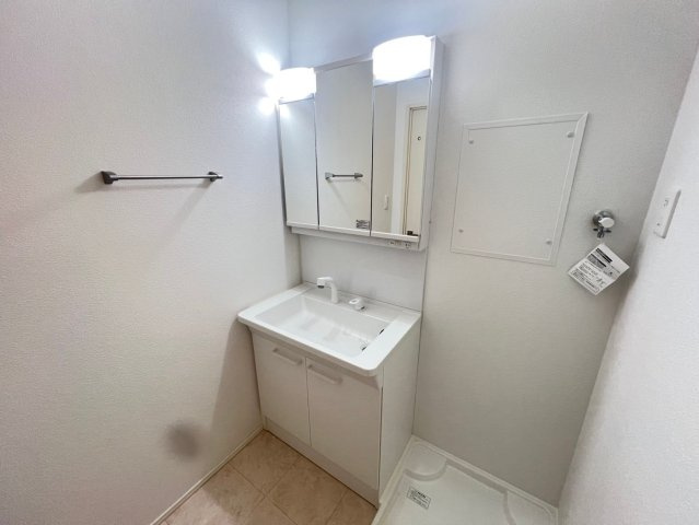 メゾンシュクレの洗面所|独立洗面所です