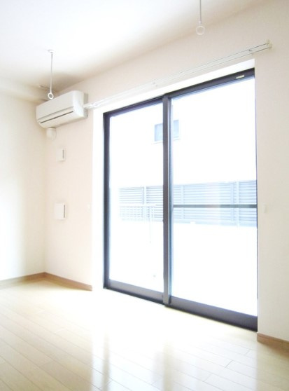 メゾンパルムの居間・リビング