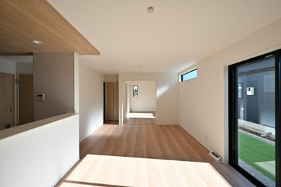 【居間・リビング】 | 大泉町寄木戸7期5棟 グラファーレ　4号棟 | お友達を呼んでホームパーティーもできる広々ダイニングです♪