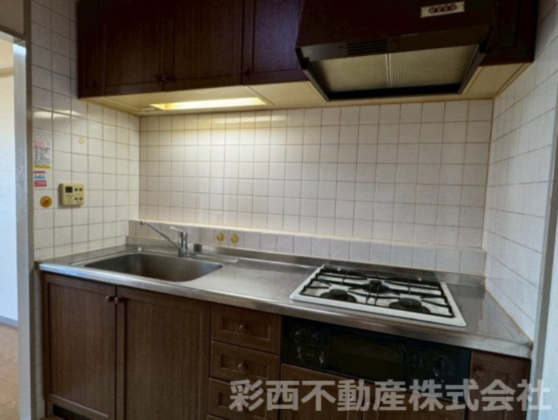 朝日パリオ狭山のキッチン|お掃除もしやすいシステムキッチンは家事の味方です
