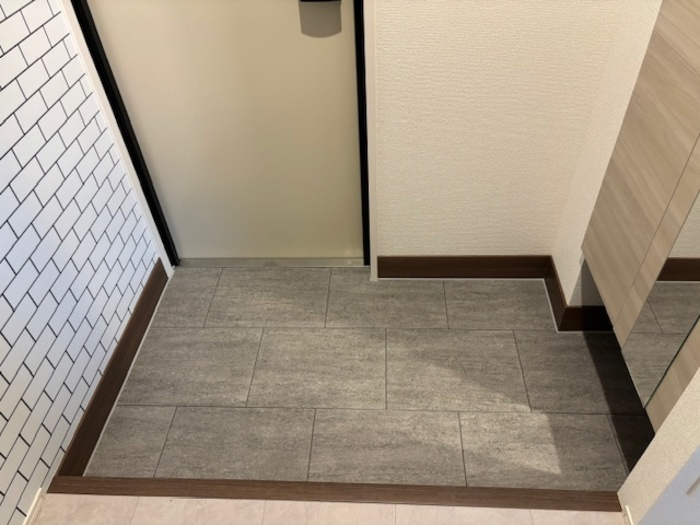 D－ROOM＋西町の玄関