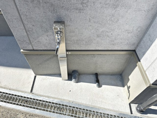 【その他】 | 針中野３丁目　新築一戸建 | 外に水栓があるので、洗車やガーデニングの水やり、アウトドア用品やお子様のお外遊びのおもちゃも家の中に入れる前に洗えるため、衛生面でも便利ですね♪