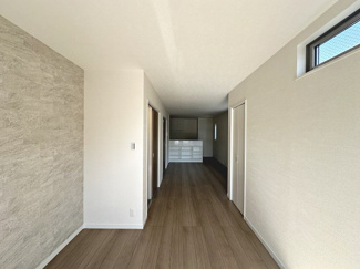 【居間・リビング】 | 針中野３丁目　新築一戸建 | 【ＬＤＫ約１７．７帖】２階リビングにすることで、陽当たりを良くし、人目も気にならずプライバシーを確保することが出来ます！