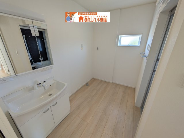 【独立洗面台】 | ＼新 規 公 開／涌谷町涌谷第５期　２号棟 | 同仕様写真
