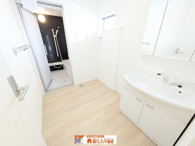 【独立洗面台】 | ＼新 価 格！／涌谷町下町全３棟　３号棟 | 洗面所はドラム式の洗濯機を置いても大丈夫！