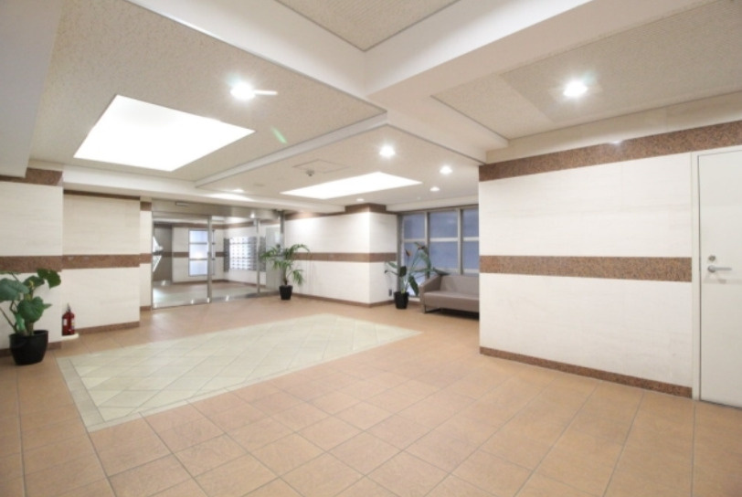 千代田区神田多町２丁目の賃貸マンションのロビー