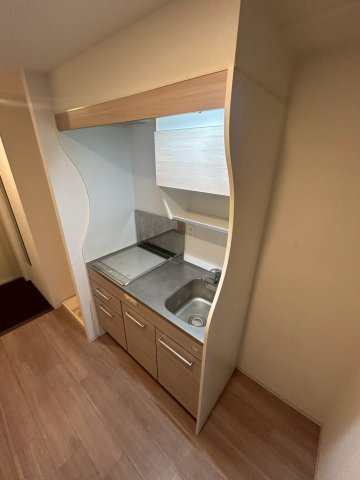 セレニテ桜川駅前プリエのキッチン