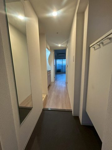 セレニテ桜川駅前プリエの玄関