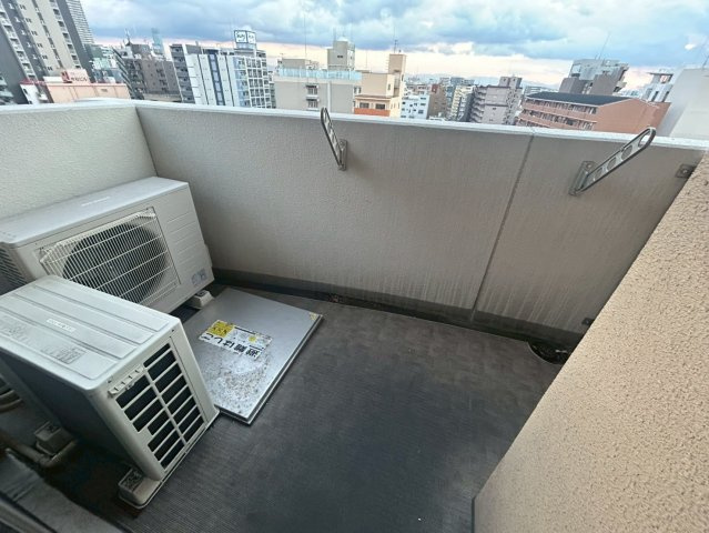 セレニテ桜川駅前プリエのバルコニー