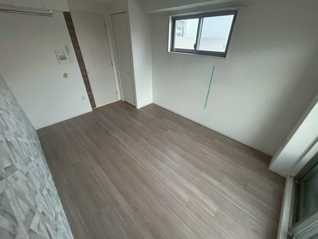 セレニテ桜川駅前プリエの洋室