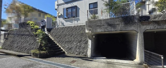 【駐車場】 | 高知市潮見台２丁目 | 堀車庫の前に軽車両１台駐車可能