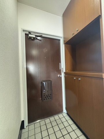 瑞穂スカイマンションの玄関