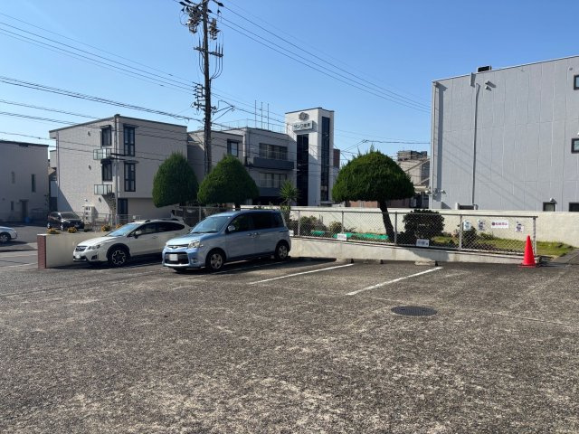 瑞穂スカイマンションの駐車場