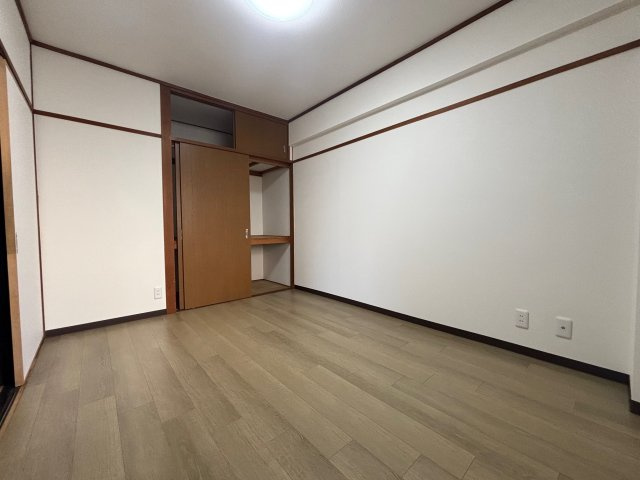 瑞穂スカイマンションの洋室|西側洋室