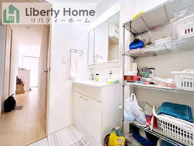 石岡市山崎　中古戸建の独立洗面台