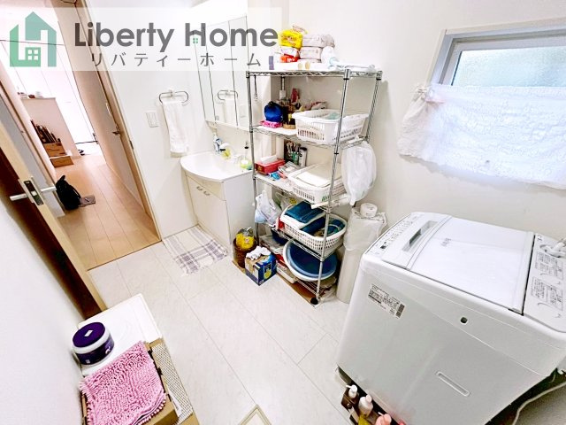 石岡市山崎　中古戸建の脱衣所