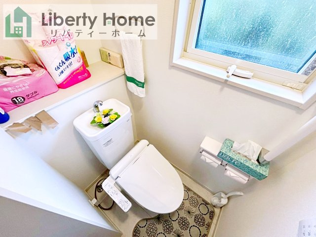 石岡市山崎　中古戸建のトイレ