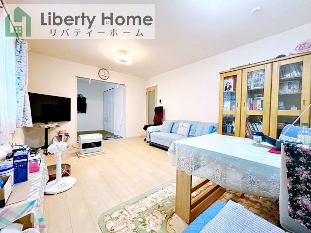 石岡市山崎　中古戸建の居間・リビング