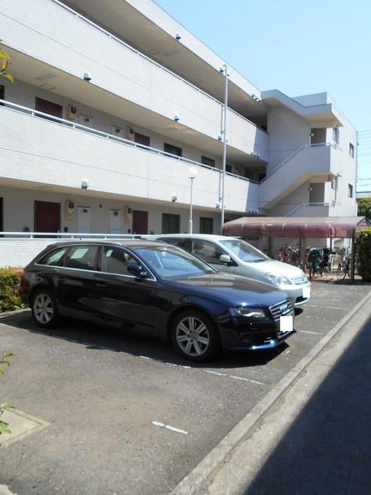 清水マンションの駐車場