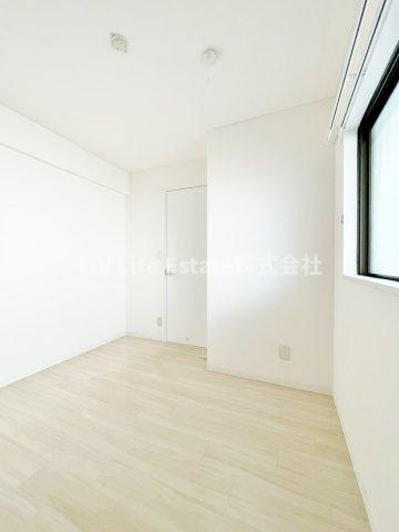 清水マンションの洋室