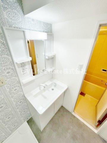 清水マンションの洗面所