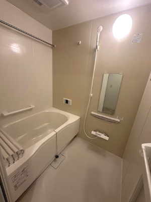 【浴室】 | ファミール北大阪下新庄 | 寒い季節に重宝する暖房機能や雨の日のお洗濯にも嬉しい浴室乾燥機付きのバスルーム！